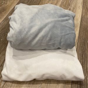 Circo Cloud Island Plush Fitted Sheet Bundle